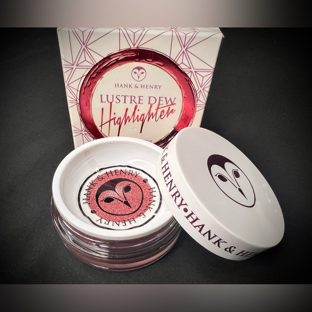 Hank and Henry Lustre Rich All-Over Highlighter